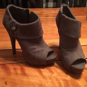Grey 4.5 bootie